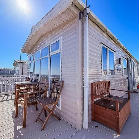 Modern 6 Berth Caravan With Free Wifi Nearby Pakefield Beach Ref 68028Cr Lowestoft Exterior photo